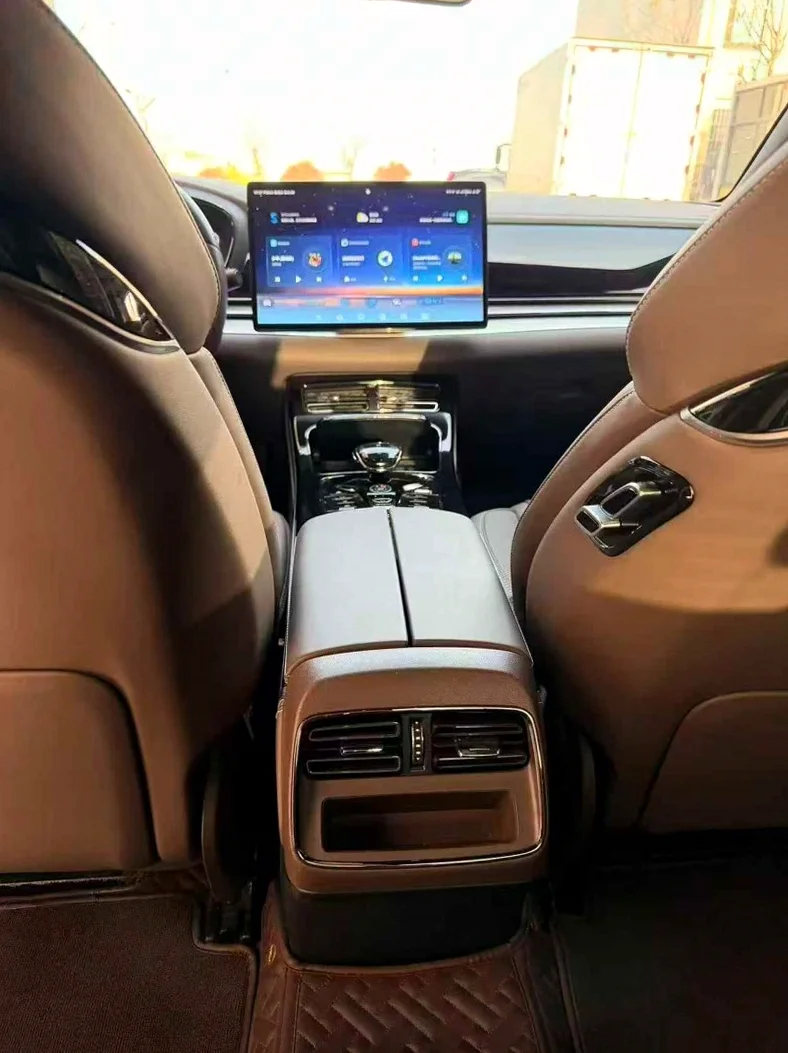 比亚迪汉 后面外观三