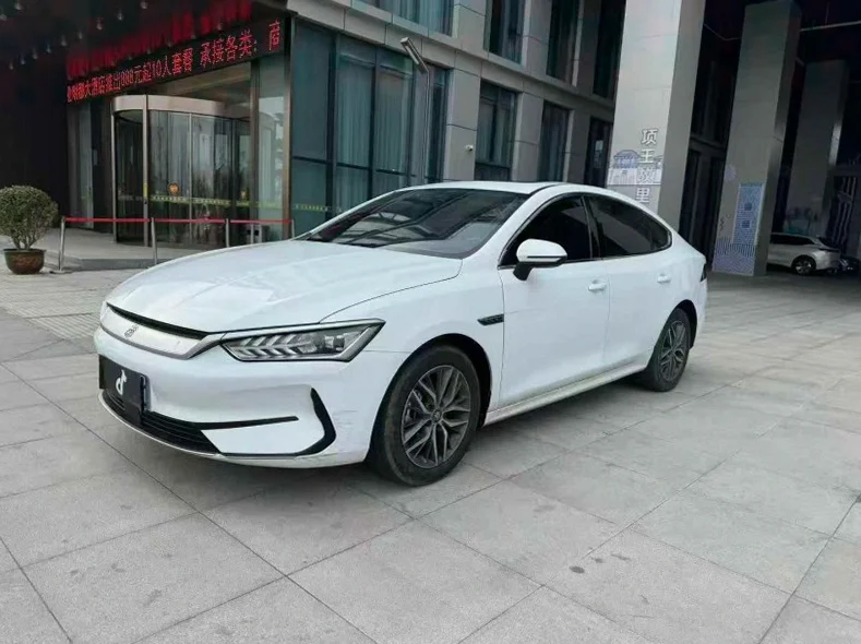 比亚迪秦 正面外观二