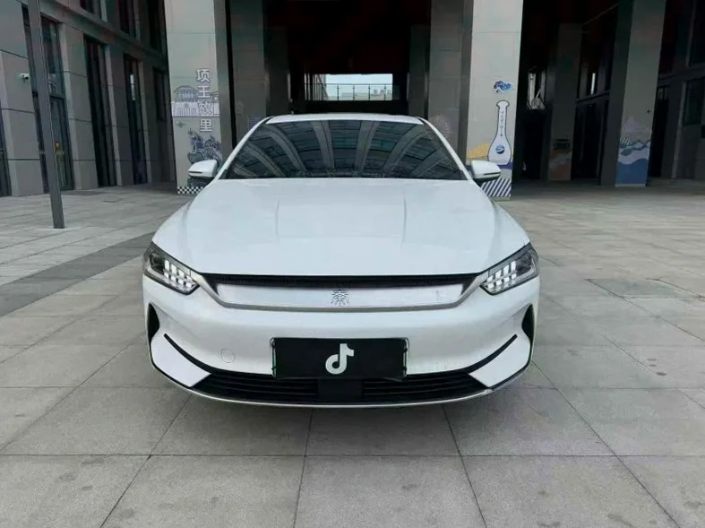 淮安2023年比亚迪秦债权车 正面外观一