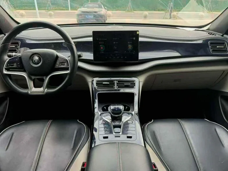 比亚迪秦 后面外观二