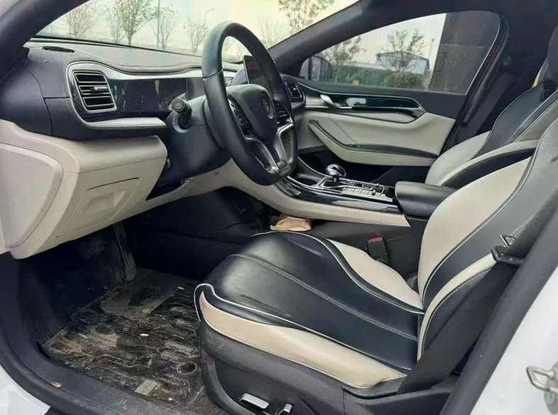 比亚迪秦 后面外观一