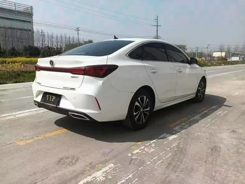 长安汽车逸动 内饰后排