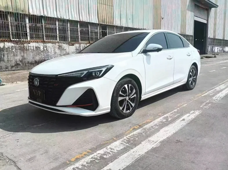 长安汽车逸动 正面外观二