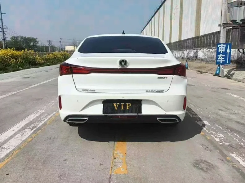 长安汽车逸动 驾驶室