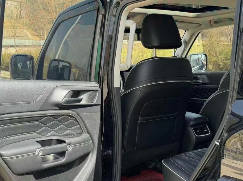 长城汽车坦克 正面外观二