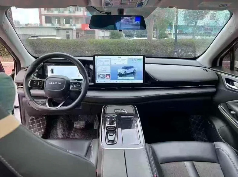 传祺埃安S 后面外观一