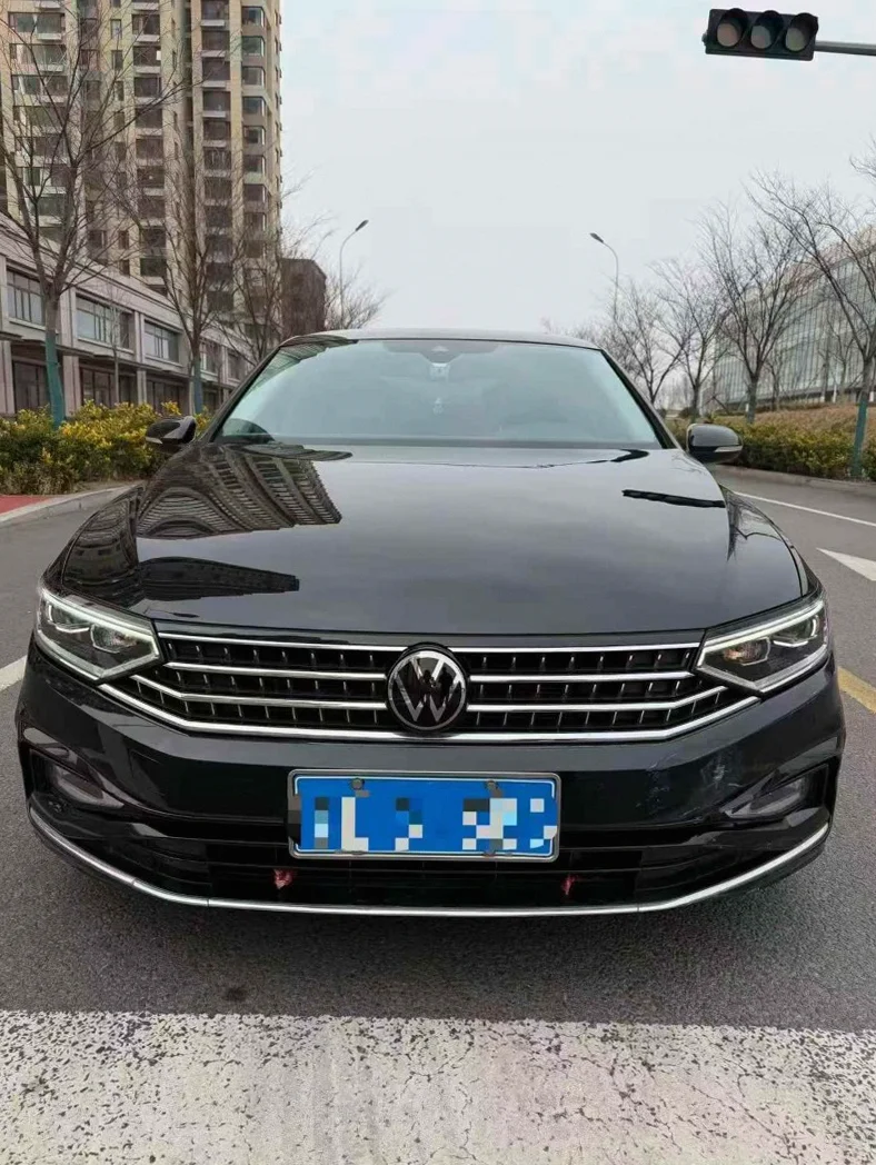 23年大众迈腾2.0T330高配200万辆纪念版