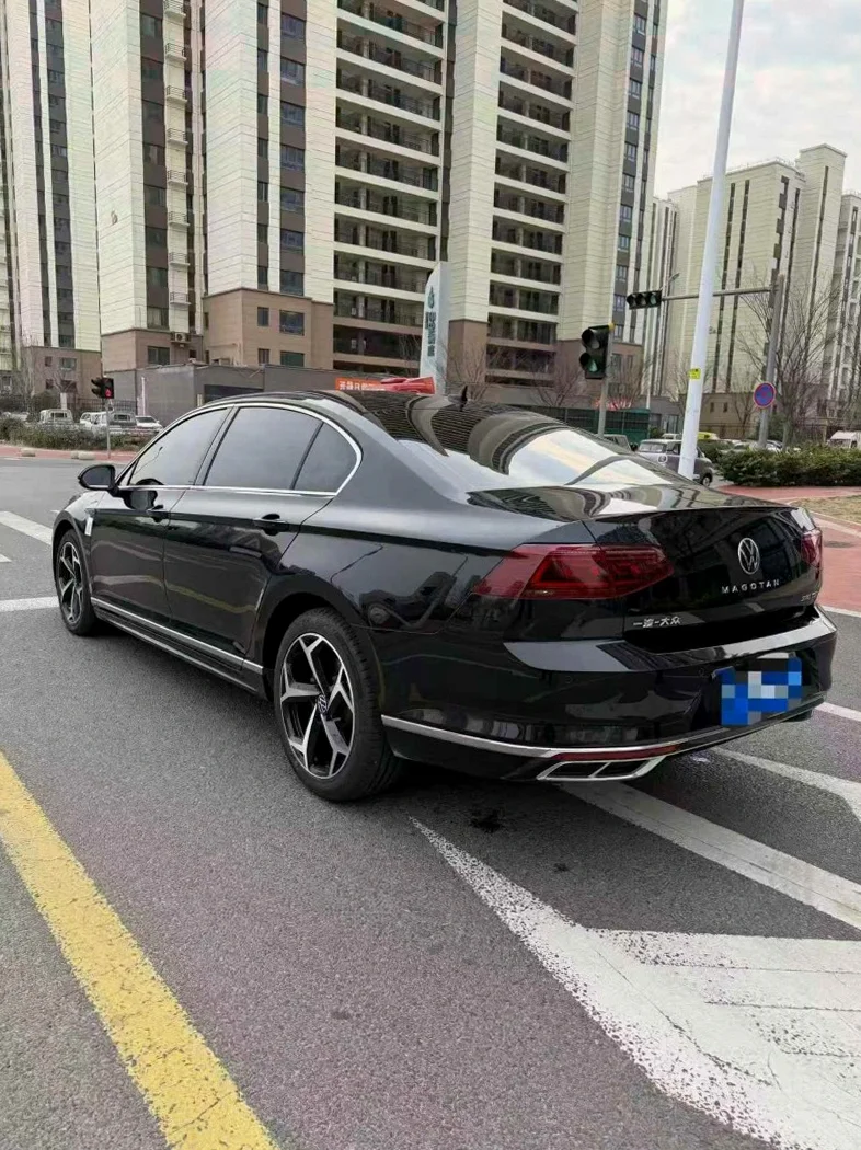 大众迈腾 后面外观一