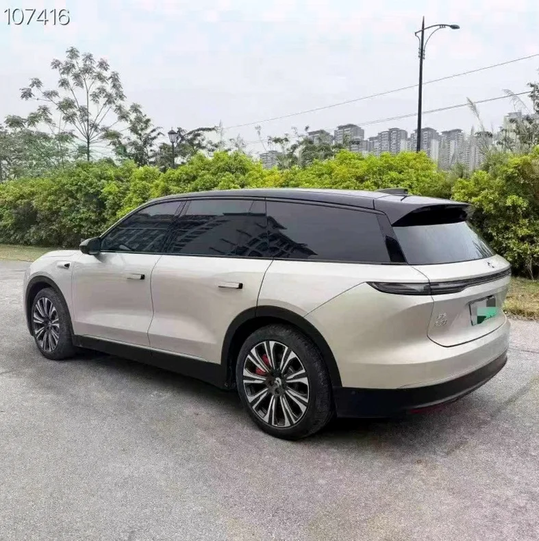 蔚来ES8 内饰后排