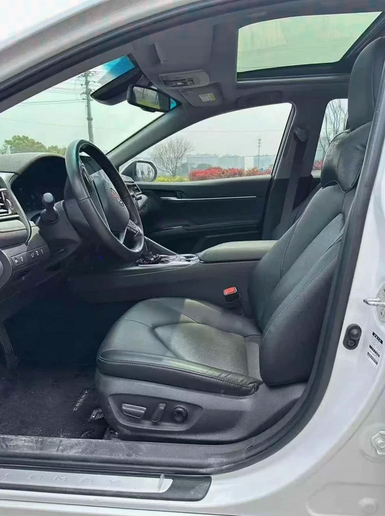 丰田凯美瑞 后面外观一