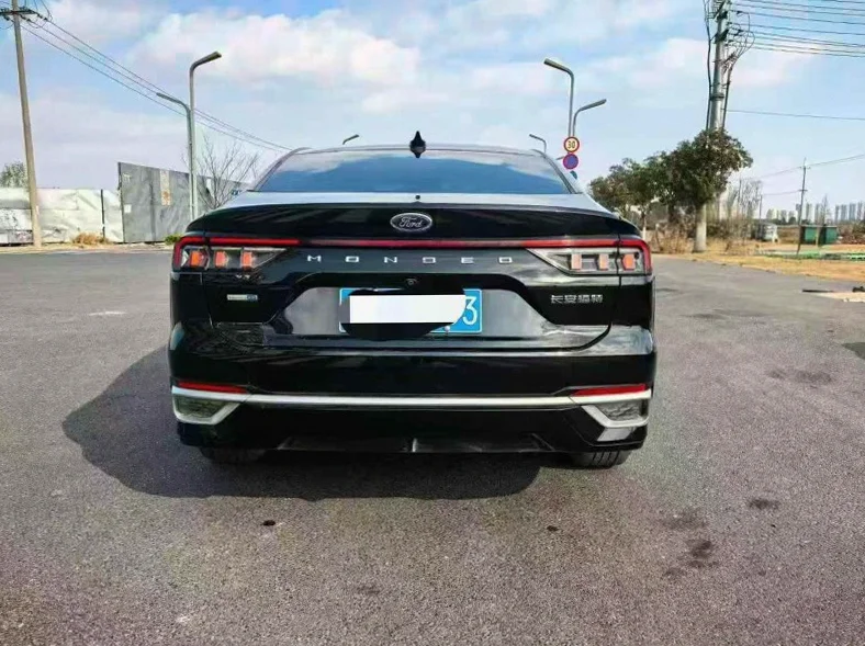 福特蒙迪欧 内饰后排