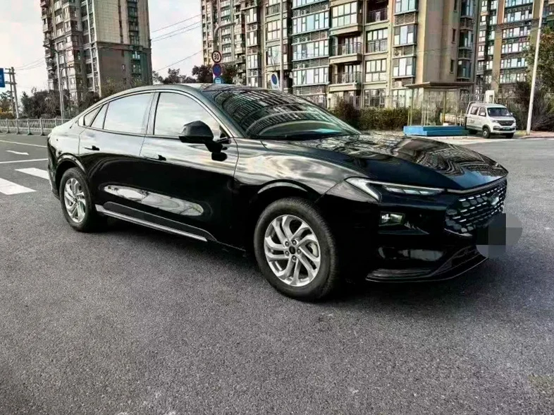 福特蒙迪欧 正面外观三