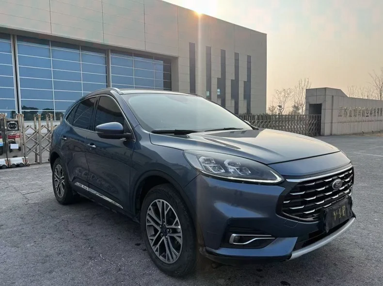 福特锐际 正面外观二