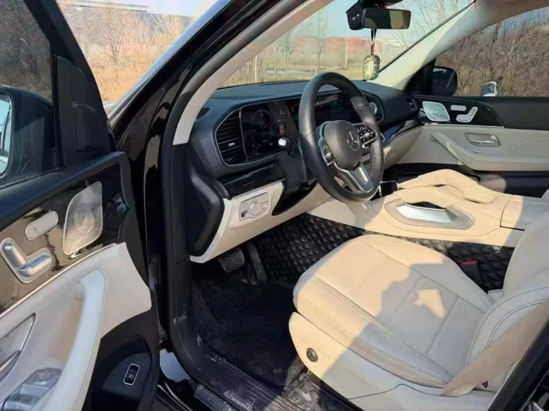 奔驰GLE 正面外观三