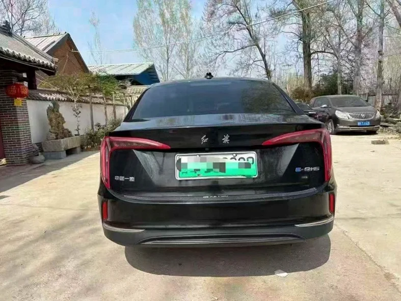 红旗E-QM5 内饰前排