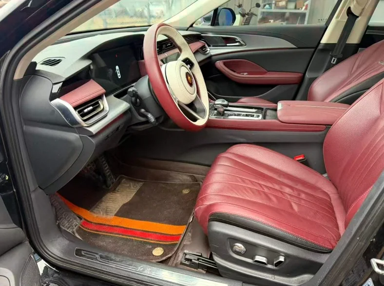 红旗H5 正面外观三