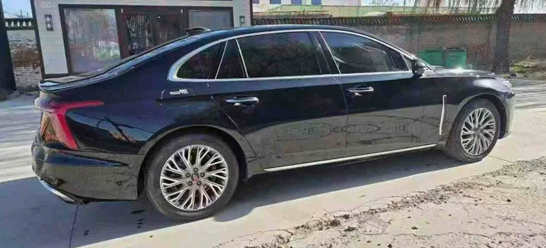 红旗H5 内饰前排