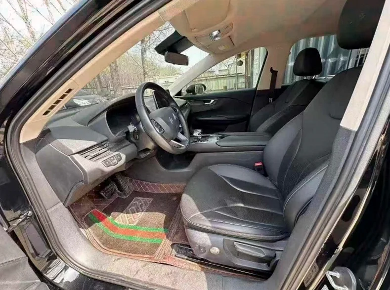 红旗E-QM5 后面外观二