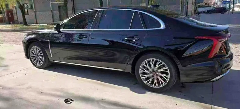 红旗H5 内饰后排