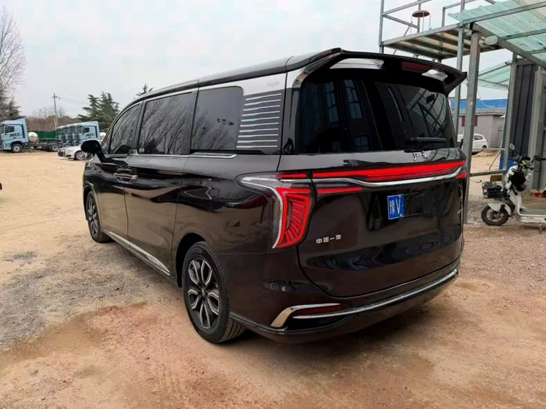 红旗HQ9 内饰前排