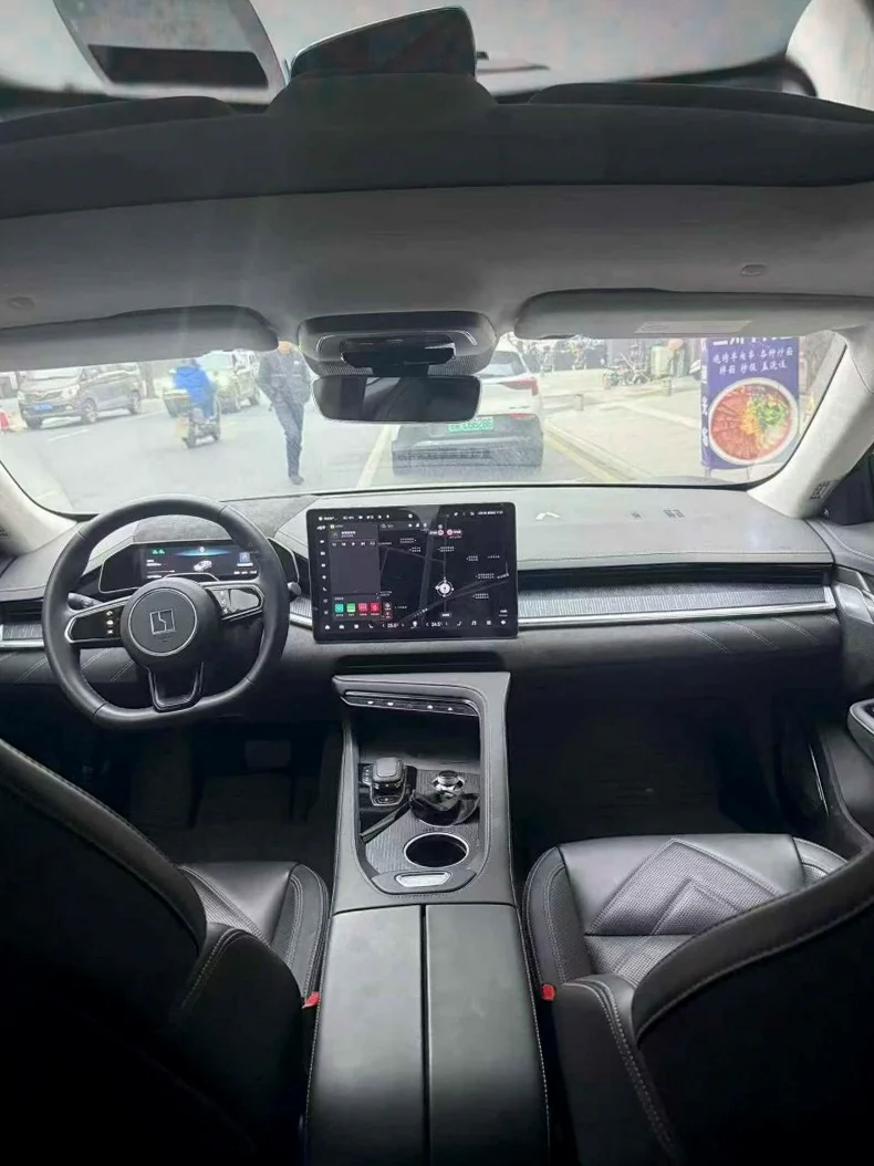 极氪汽车001 后面外观二