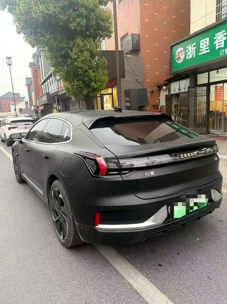 极氪汽车001 内饰后排