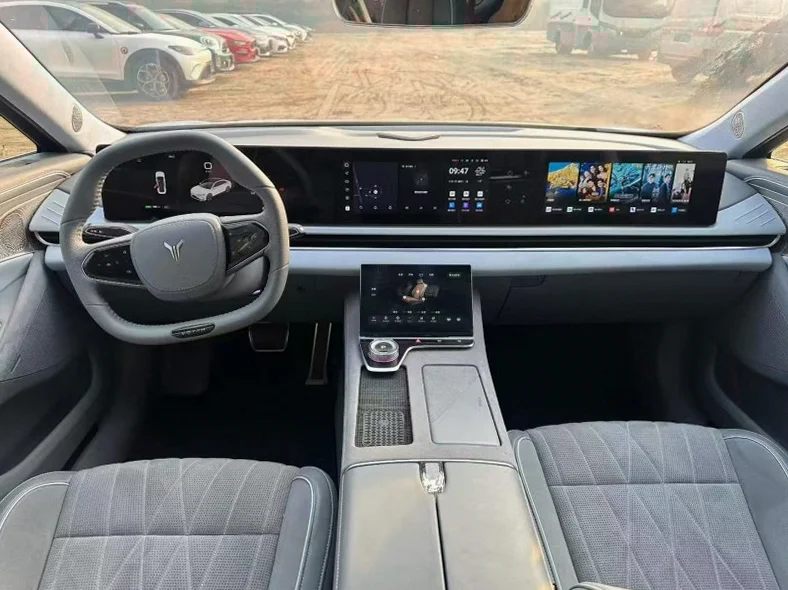 岚图汽车追光 内饰后排