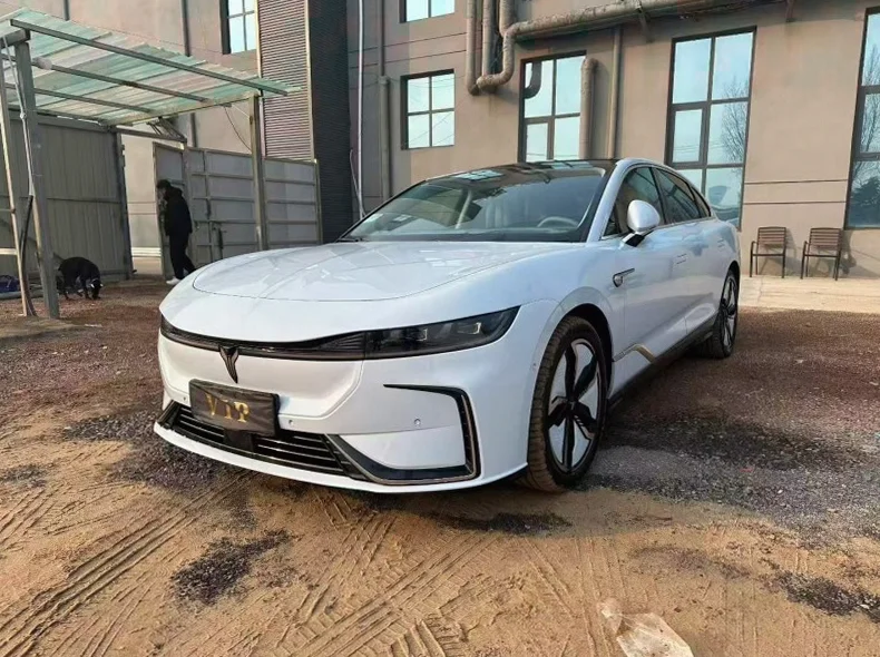 岚图汽车追光 驾驶室