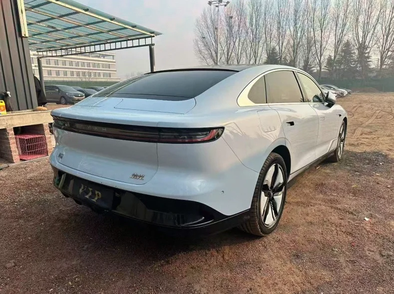 岚图汽车追光 后面外观二