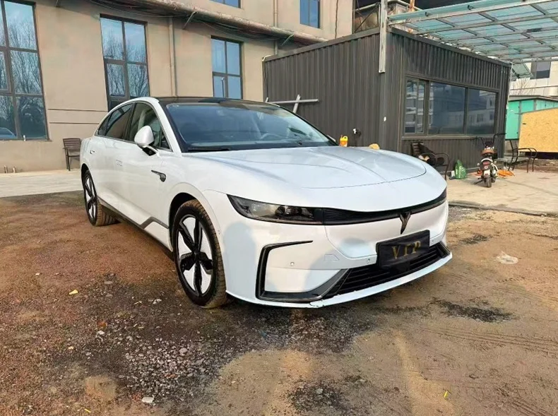 岚图汽车追光 正面外观二