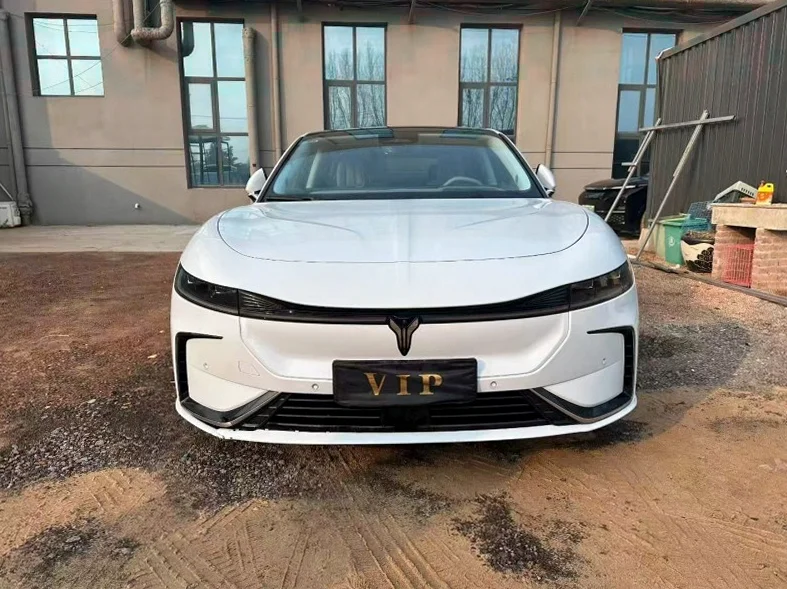 焦作2023年岚图汽车追光债权车 正面外观一