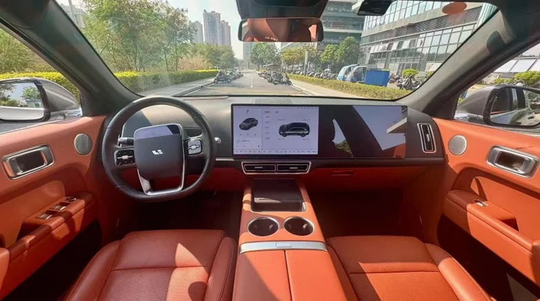 理想L7 内饰后排