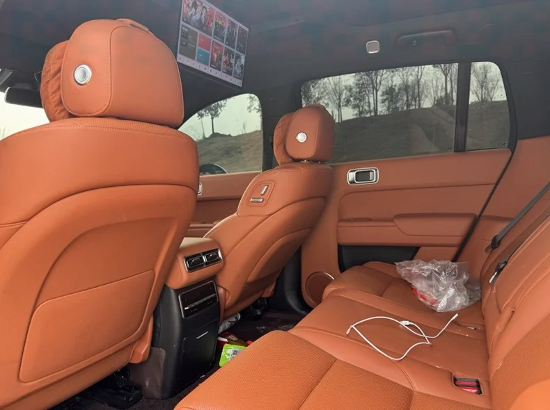 理想L7 后面外观三