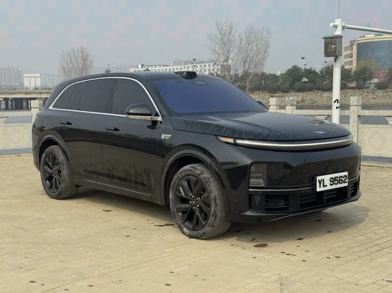 理想L7 后面外观二