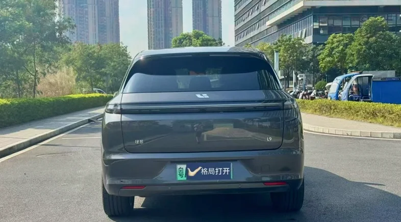 理想L7 后面外观一