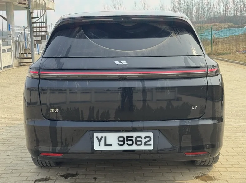 理想L7 正面外观二