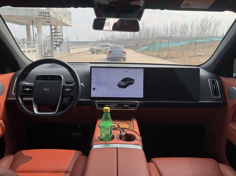 理想L7 后面外观一