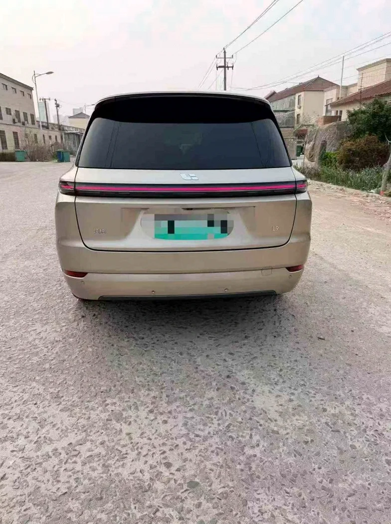 理想L9 后面外观三