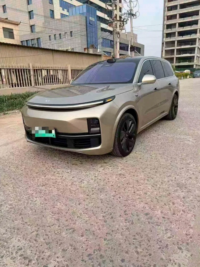 理想L9 正面外观三