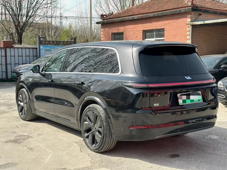 理想L9 内饰后排