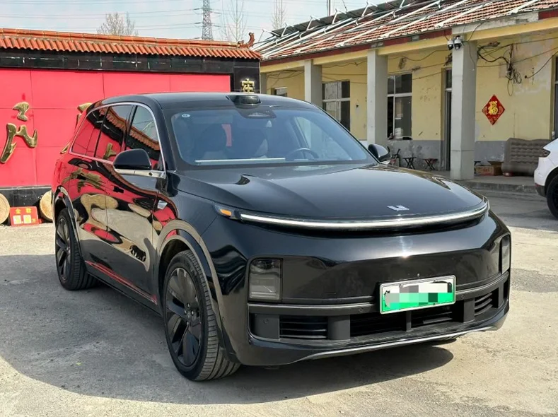 理想L9 正面外观三