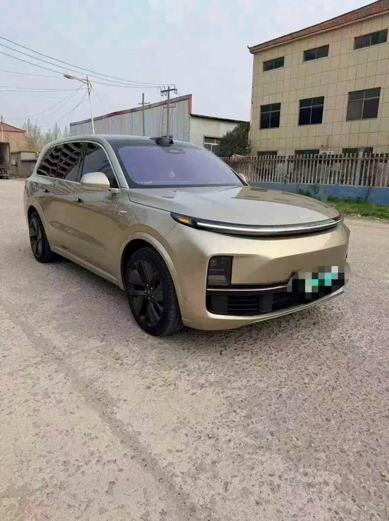 理想L9 正面外观二