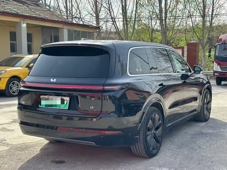 理想L9 内饰前排