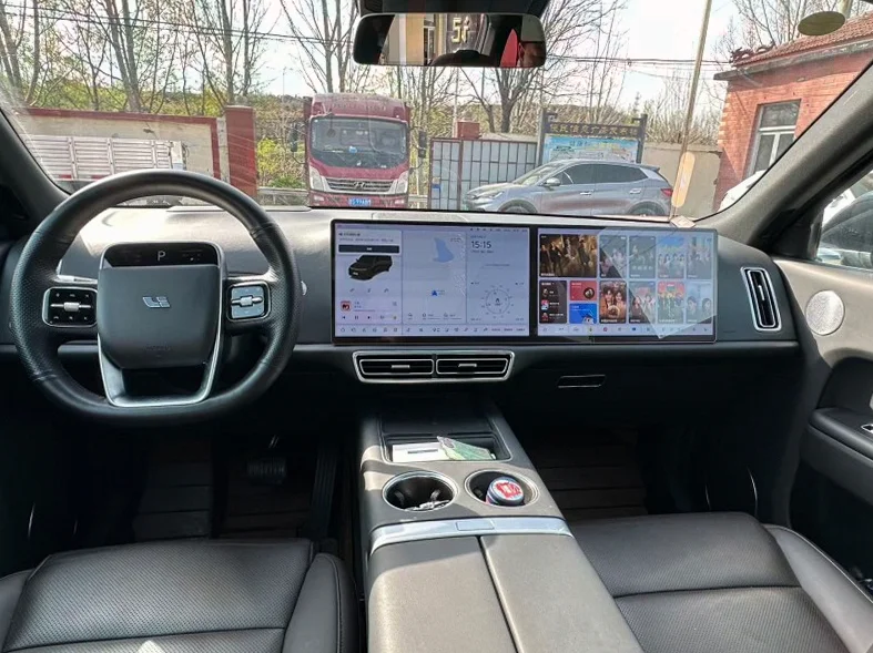 理想L9 后面外观三