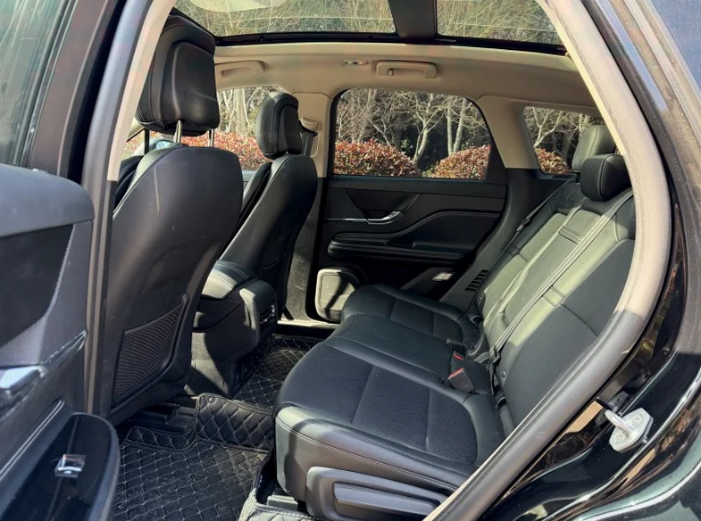 林肯冒险家 驾驶室