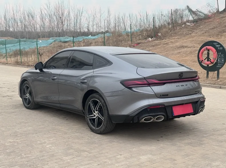 名爵7 内饰前排