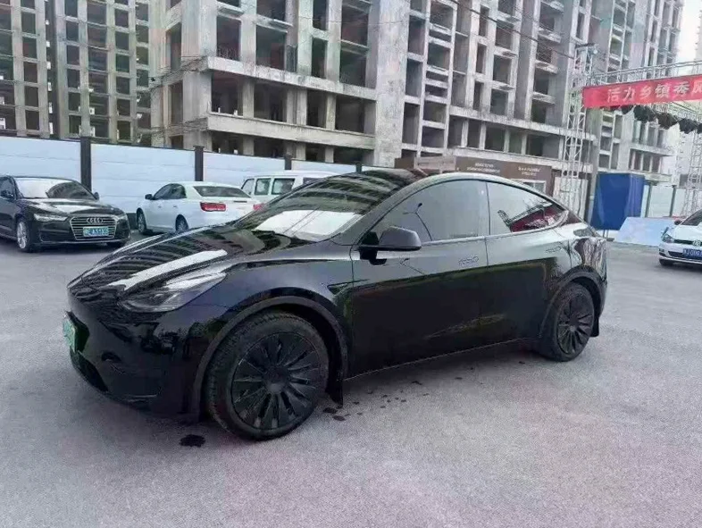 特斯拉MODEL 正面外观二