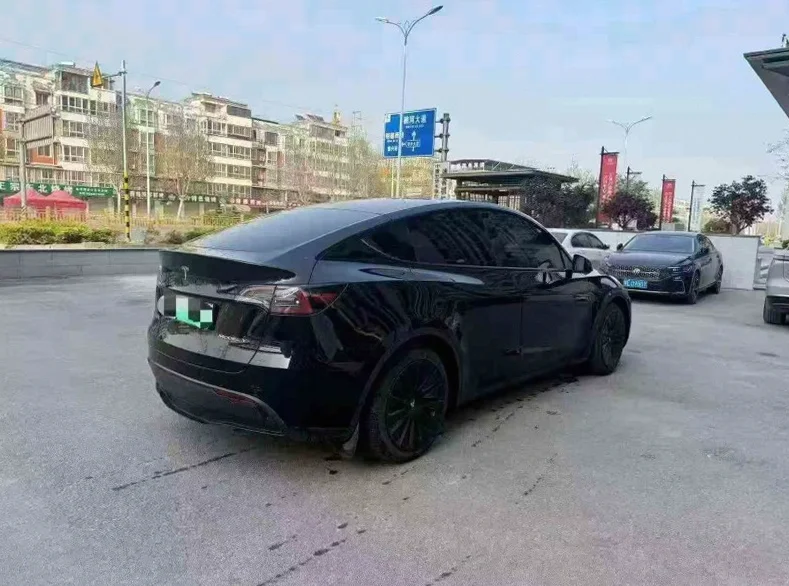 特斯拉MODEL 后面外观三