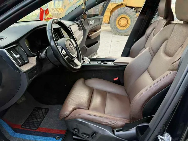 沃尔沃XC60 后面外观一