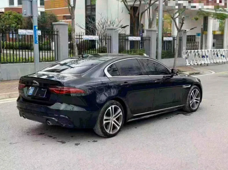 捷豹XEL 内饰前排